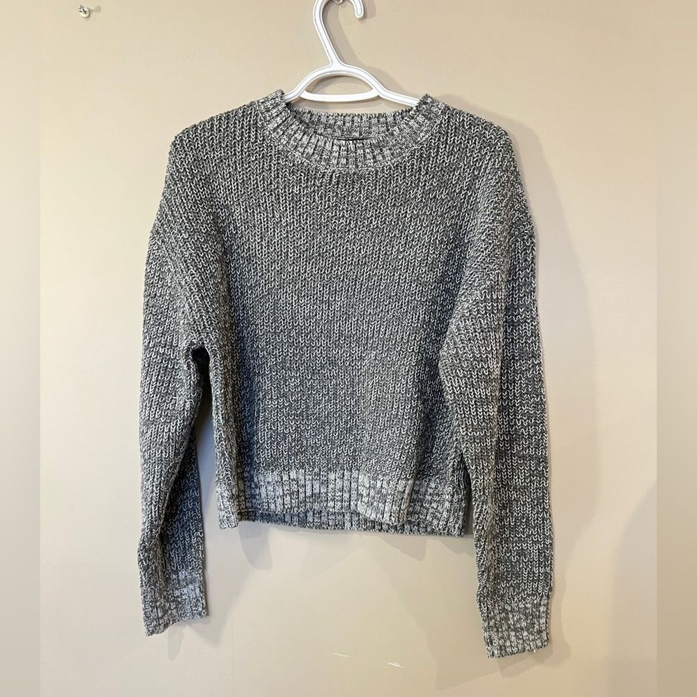 Urban Heritage Gray Knit Women's Sweater